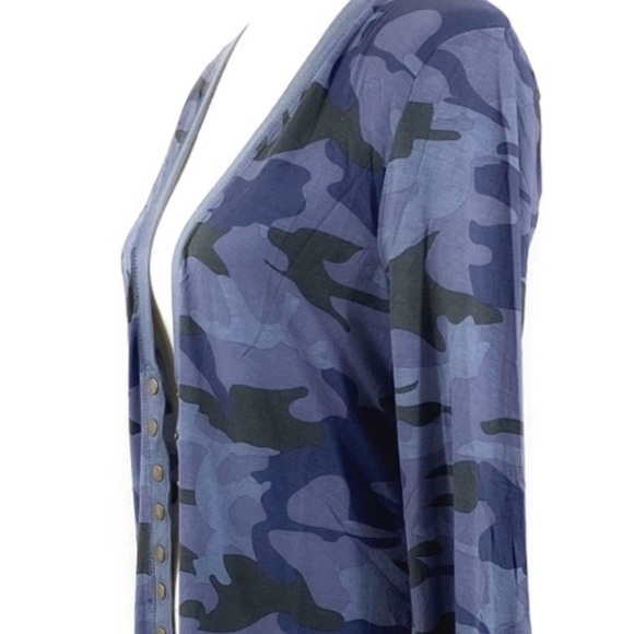 LAST ONE !💥 Very well made ! Blue camo button down cardigan - Picture 3 of 6